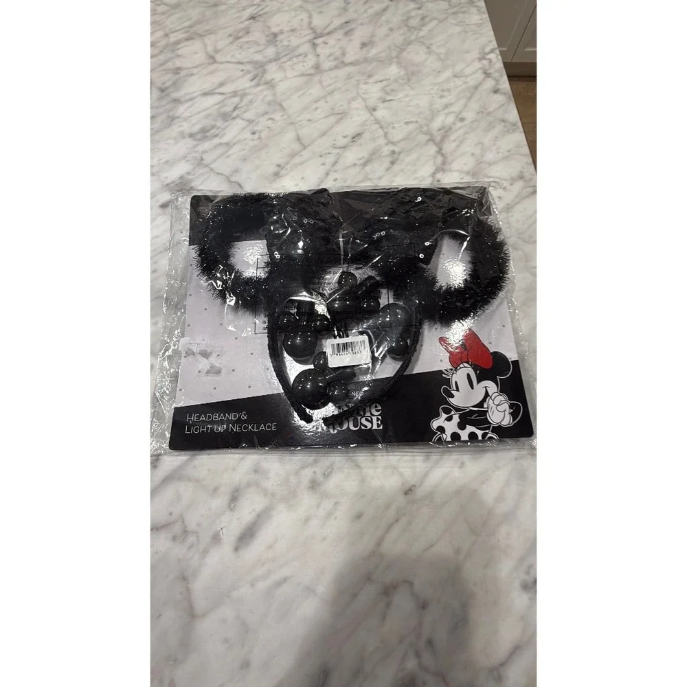 Disney Minnie Mouse Black Sequin Headband and Light Up Necklace Set New